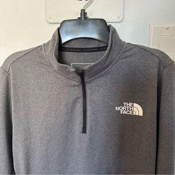 NWOT Women’s XS The North Face quarter zip Running Long Sleeve Top - Picture 7 of 7
